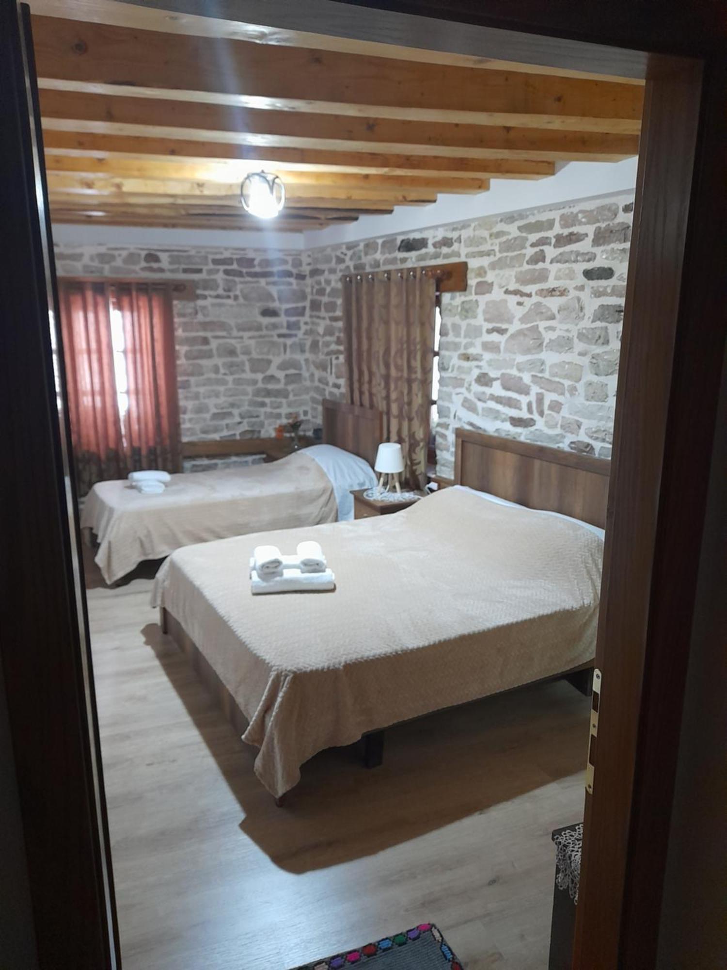 Guest House Ani Gjirokastër Oda fotoğraf